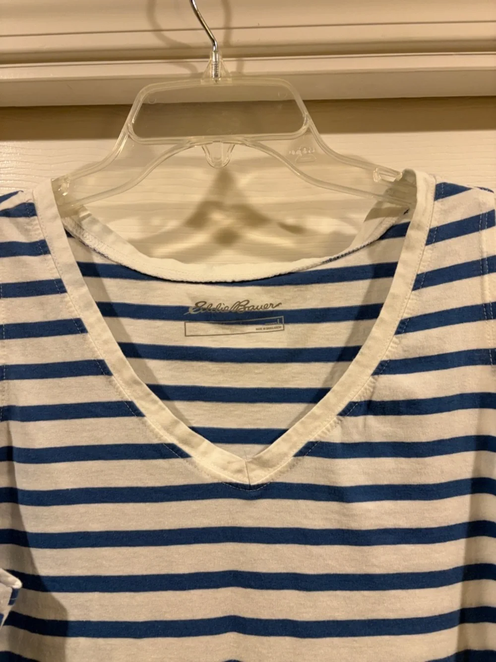 Eddie Bauer White and Blue Striped V-Neck Tank size L - Picture 2 of 6